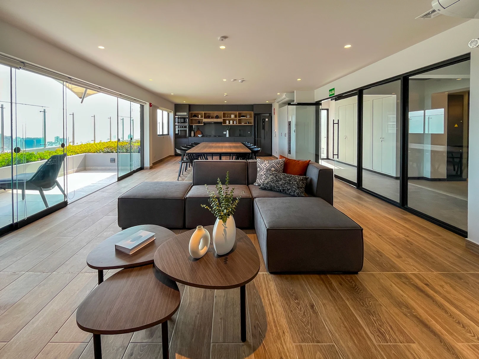 sala SUM Kitchen gourmet en Smart Rent Perú · Ricardo Palma