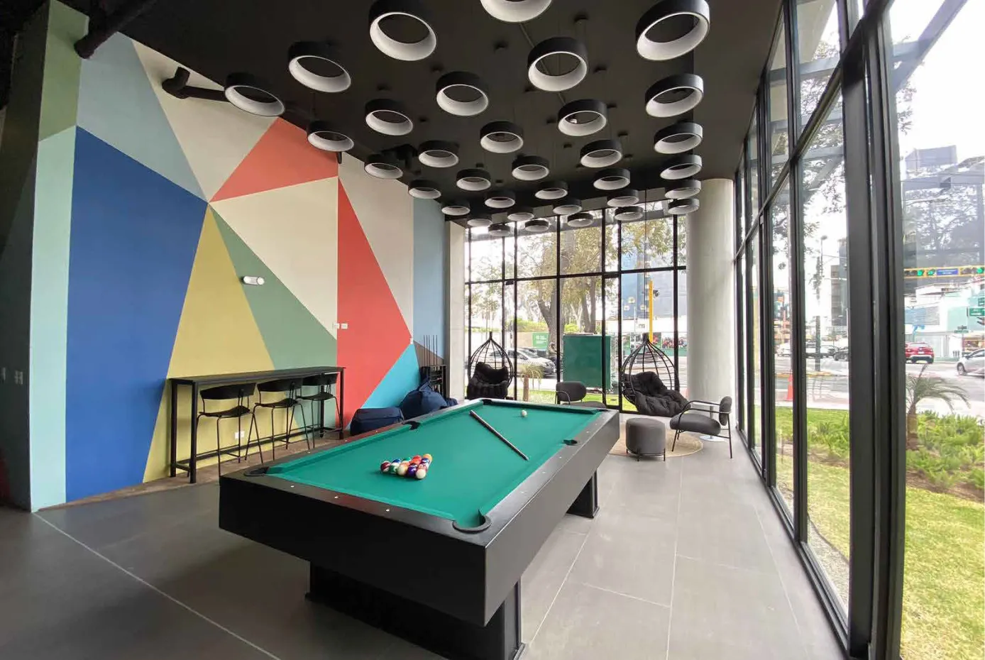 Zona de juego en Smart Rent Perú · Juan de Arona