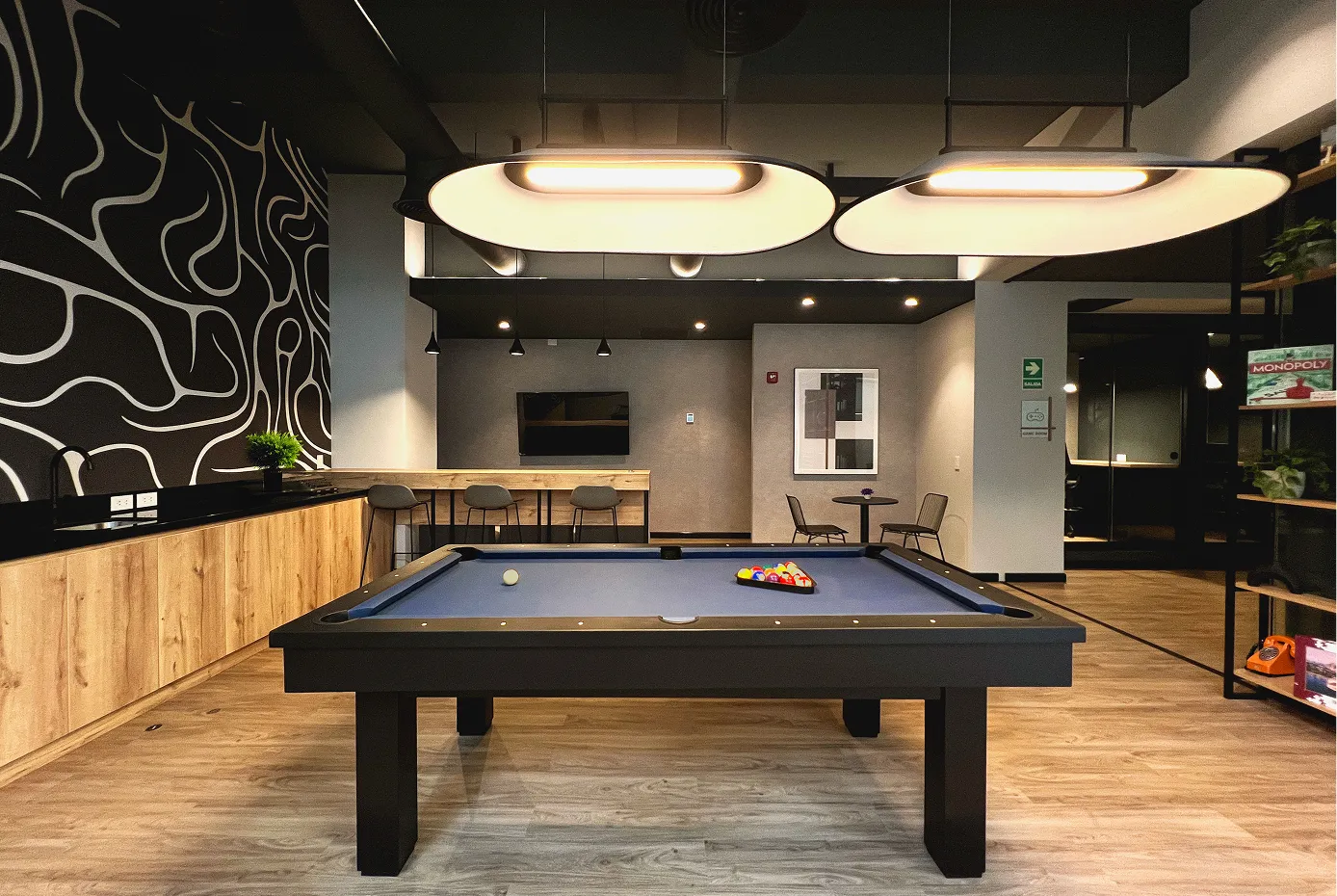 Zona de juegos en Smart Rent Perú · Ricardo Palma
